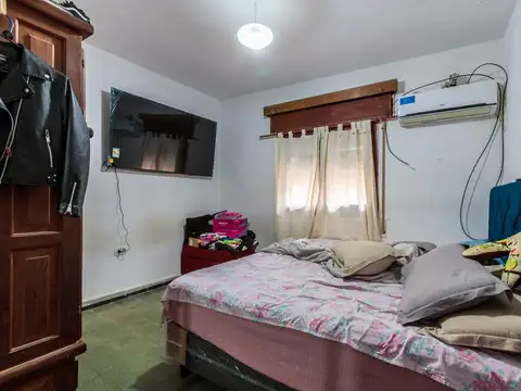 VENTA - CASA 2 DORMITORIOS CON JARDIN - REPUBLICA DE LA SEXTA