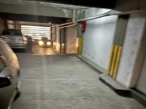 COCHERA APARTE a una cuadra de P Olmos!