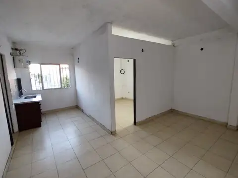 PH de 2 ambientes en primer piso al frente