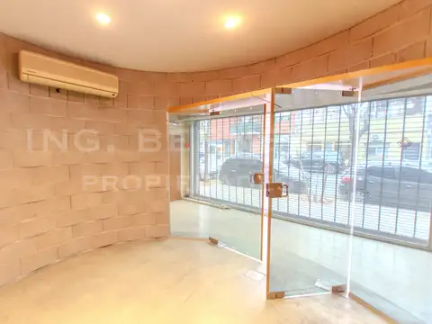 Oficina sobre Av. Nazca - Terreno Propio - 8,66 x 30 mts -