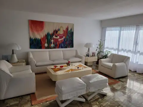 Departamento en Alquiler Temporal en Playa Mansa, USD 5.000