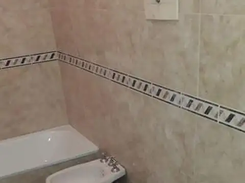 Depto Tipo Casa 3 ambientes con 2 baños