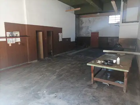 Depósito en Alquiler en Billinghurst buena ubicacion