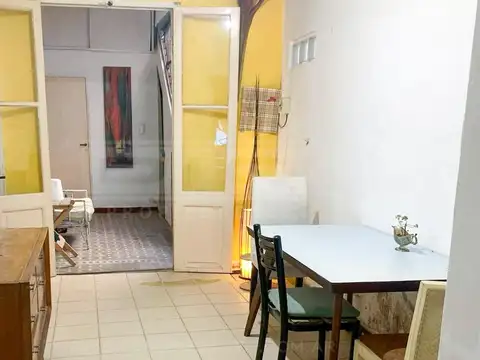 Aristóbulo Del Valle al 1700 entre Chacabuco y Caseros