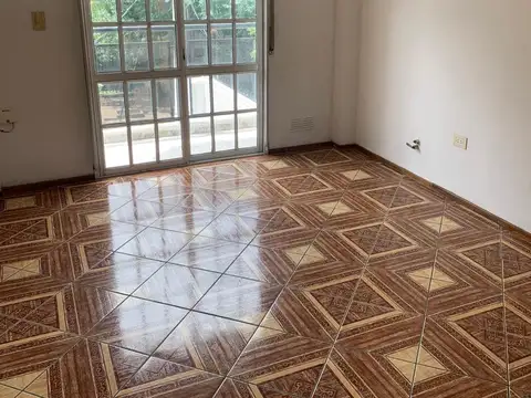 Departamento de 2 Ambientes, PRIMER PISO al frente — Ciudadela norte