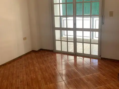 Departamento de 2 Ambientes, PRIMER PISO al frente — Ciudadela norte