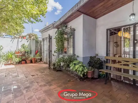 En Venta  PH de 4 ambientes al frente en Planta baja con patio terraza y quincho Villa Gral Mitte