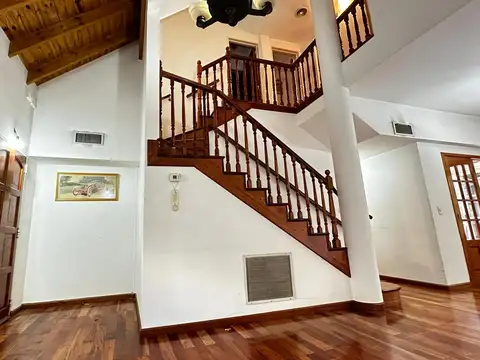 Casa 4 ambientes con 3 baños