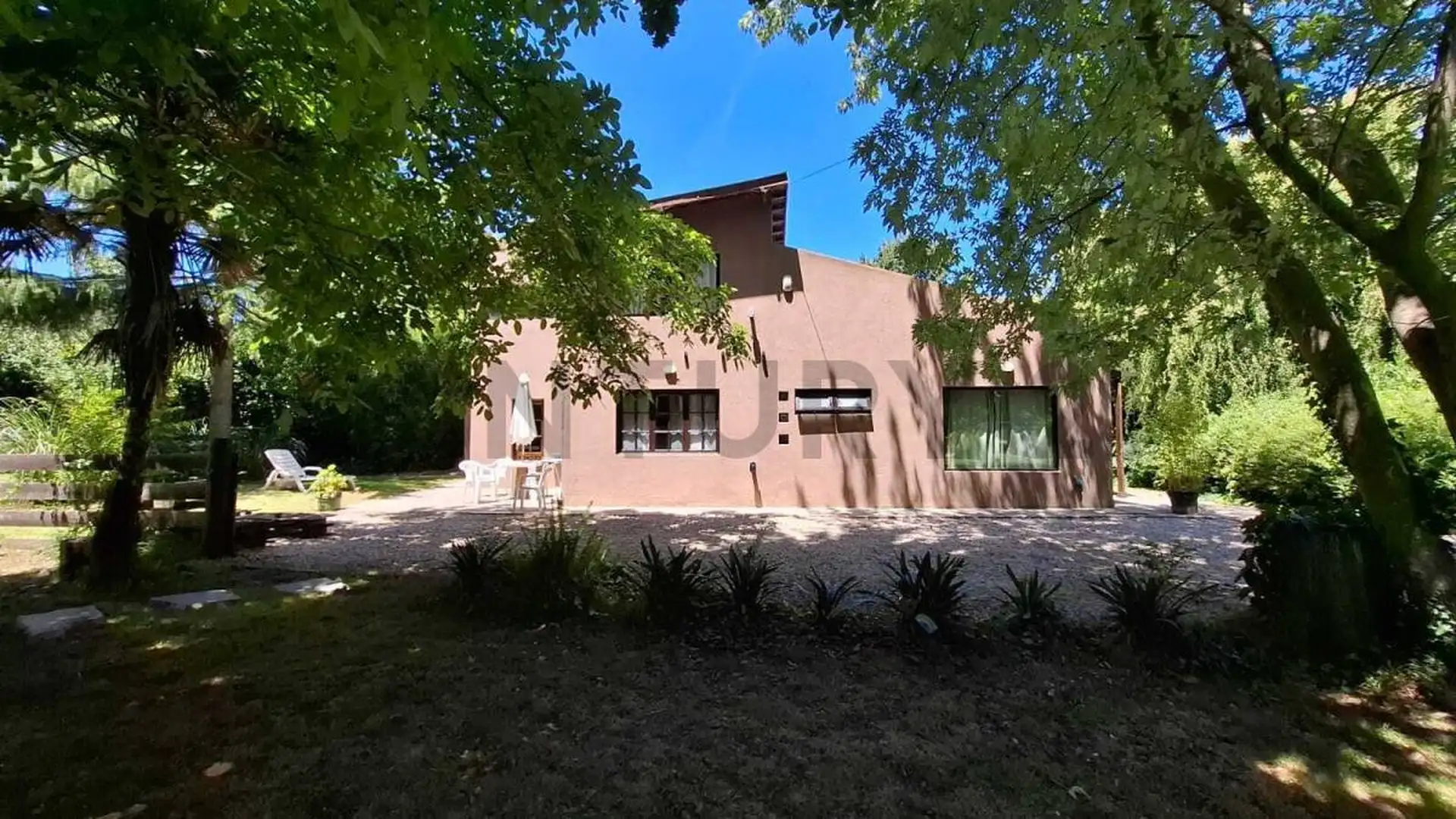 Casa y Cabaña en Bosque Peralta Ramos, 176m², 5 amb, ideal inversión