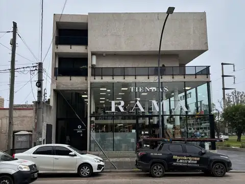 Venta Cochera  con Baulera en Av. Nores Martinez