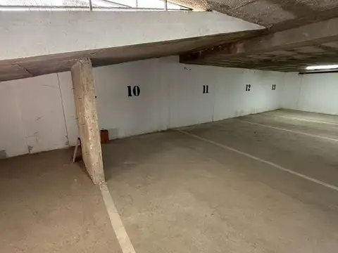 Venta Cochera  con Baulera en Av. Nores Martinez