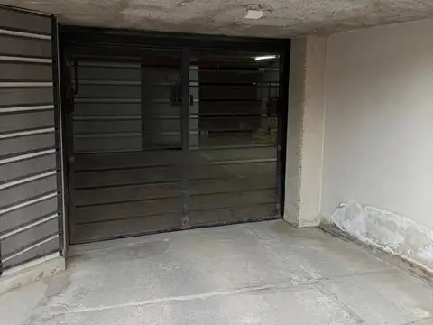 Venta Cochera  con Baulera en Av. Nores Martinez