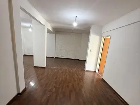 DEPARTAMENTO EN ALQUILER DE 3 AMBIENTES EN PARQUE CHACABUCO EXCELENTE