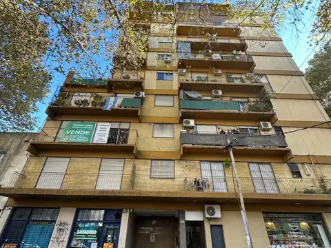 Departamento 2 ambientes en venta a reciclar. OPORTUNIDAD San Martin centro