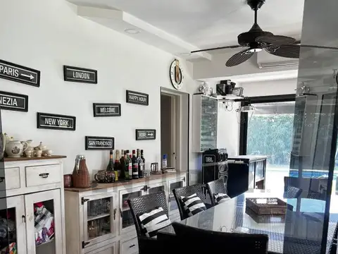 Casa 6 ambientes con 4 baños