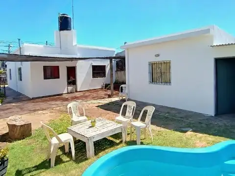 VENTA CASA CON PILETA JARDIN MORENO APTO CREDITO