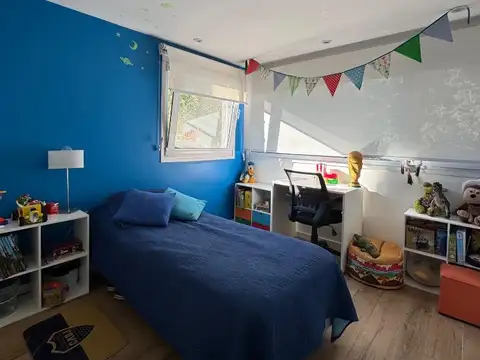 Casa 5 ambientes con 4 baños