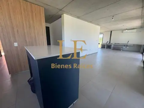 Casa 5 ambientes con 4 baños