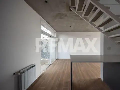 Depto Tipo Casa en Venta con 1 cocheras