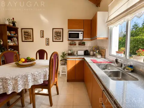 Casa en Venta con 4 cocheras
