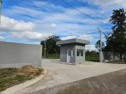 Terreno en Venta en La Lonja, USD 32.000