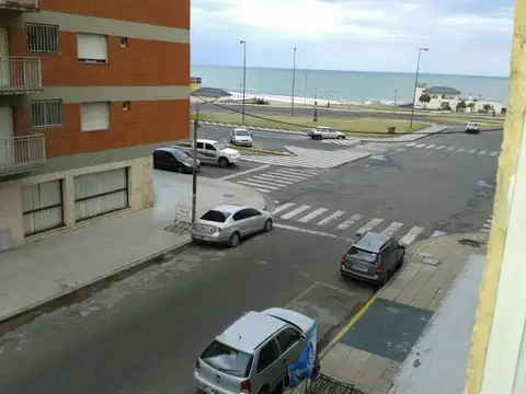 VENTA  DEPTO MIRAMAR  CALLE 25 ESQ 12 (COSTANERA) AMOBLADO CON COCHERA