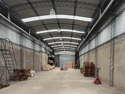 Local en Alquiler Via Pública