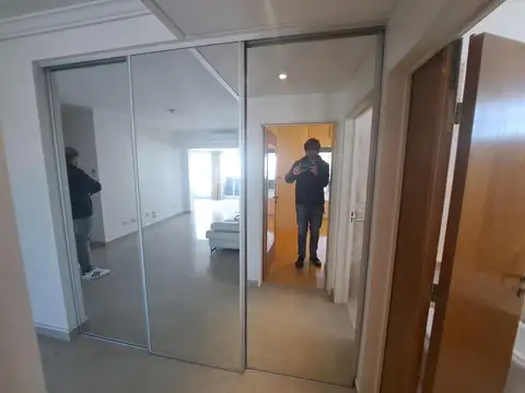 Departamento en Alquiler en Barrio Naón, $ 1.100.000