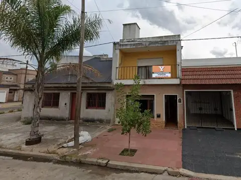 General Pinto e/ Ayacucho y Laprida
