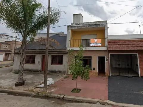 General Pinto e/ Ayacucho y Laprida