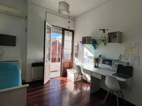 Depto Tipo Casa en Venta en Flores, USD 119.000