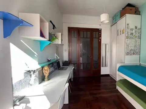 Depto Tipo Casa en Venta 90 años