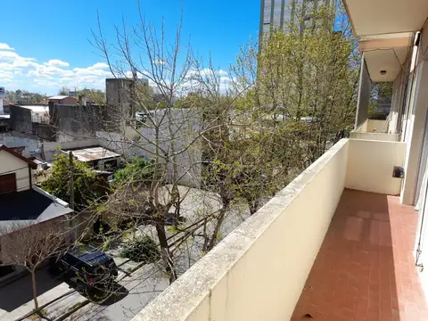 Av 23 - Mitre 900, Piso 1°