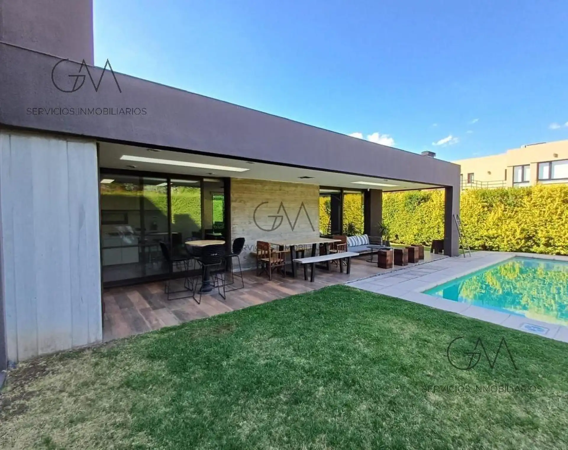 Casa en venta de 5 ambientes en Barrio privado Rumenco