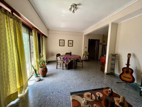 Depto Tipo Casa 4 ambientes con 2 baños