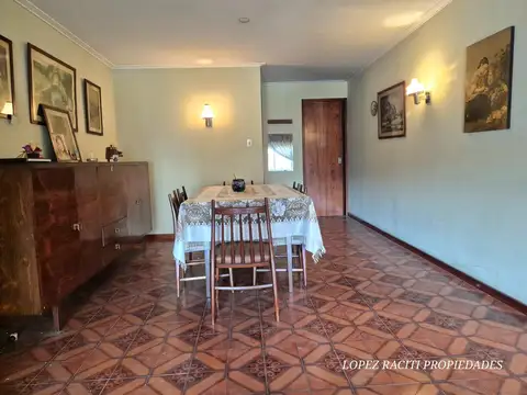 Casa en Venta con 1 cochera