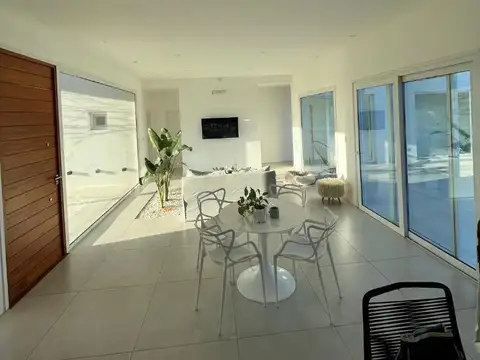 Casa en Venta en Fincas de San Vicente, USD 240.000