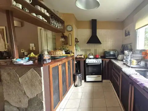 OPORTUNIDAD! Venta Casa de 5 ambientes en Chacras de Uribelarrea.