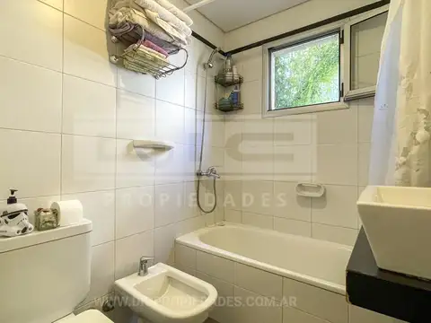 Departamento 4 ambientes con 2 baños