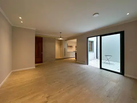 Casa de pasillo de 3 dormitorios a estrenar con patio y terraza