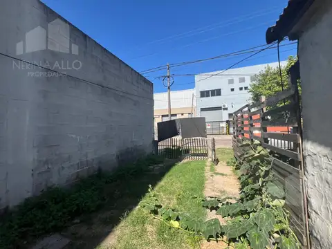 Venta de Terreno / Casa a Refacionar en Ituzaingó Norte