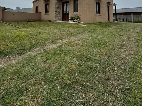 Casa en venta - 2 Dormitorios 1 Baño - Cañuelas