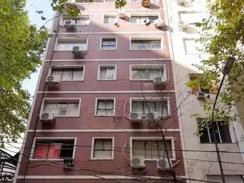 Departamento en  venta dos ambientes, calle Posadas al 1500. Apto profesional. Barrio Recoleta.