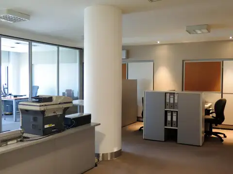 Carlos Pellegrini 700