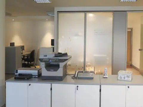 Excelente Oficina en Alquiler  