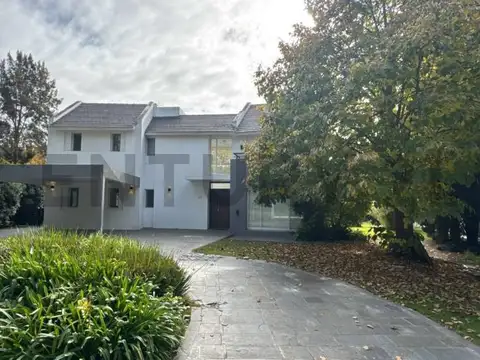 abril club de campo , Piso 0
