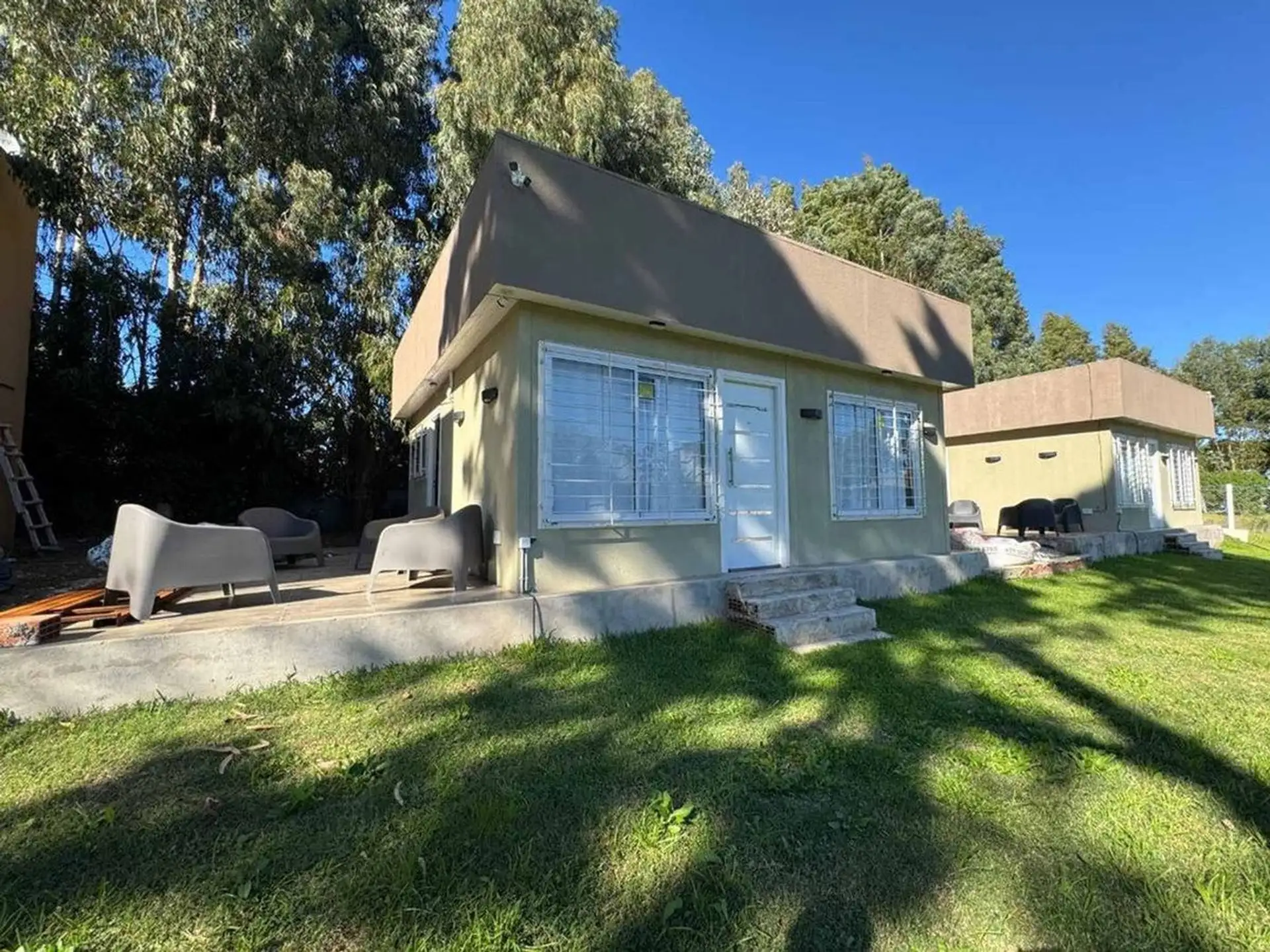 Venta complejo 3 casas con pileta Acantilados