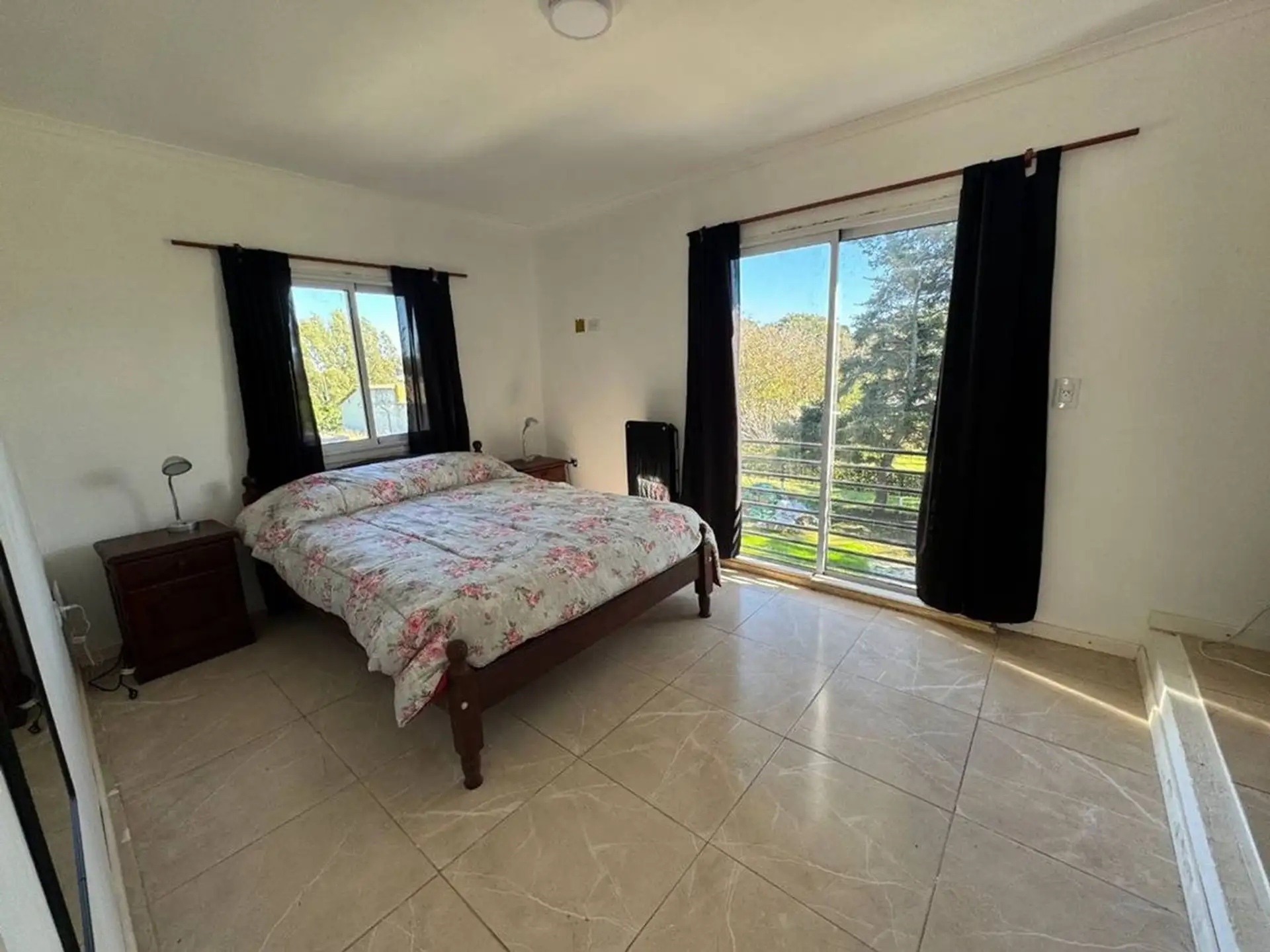 Venta complejo 3 casas con pileta Acantilados
