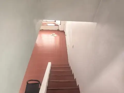 Depto Tipo Casa en Alquiler con 1 cocheras