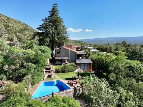 Venta Gran Casa De 3 Dormitorios Con Pileta Y Vista A Las Sierras en Sol Y Río, Villa Carlos Paz